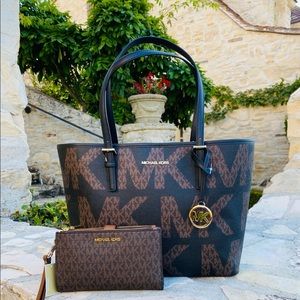 NWT Michael Kors Jet Set Mk Tote&wallet signature